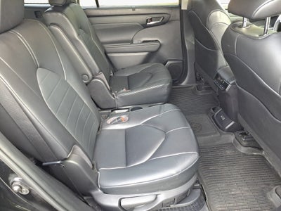 2023 Toyota Highlander Hybrid XLE