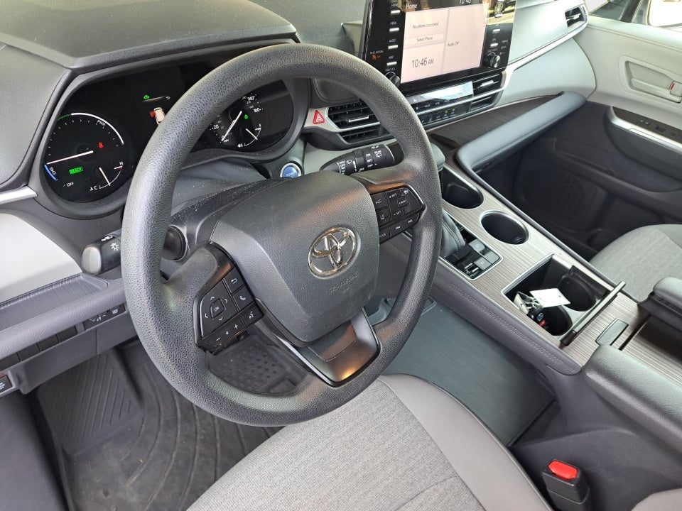 2022 Toyota Sienna LE