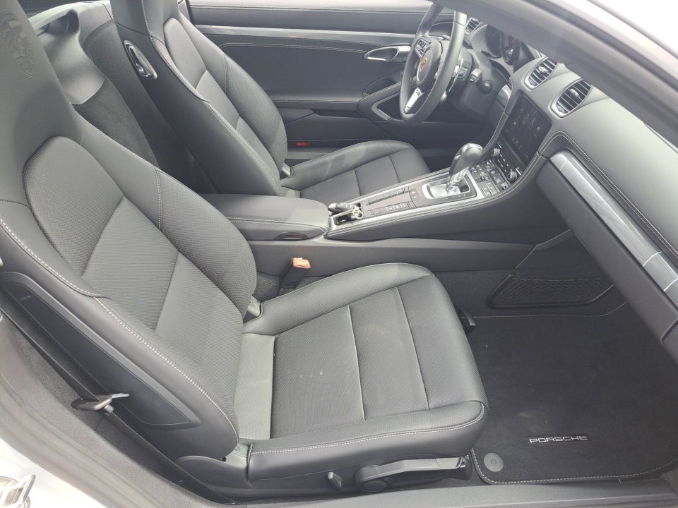 2024 Porsche 718 Cayman Style Edition