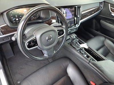 2017 Volvo S90 Momentum