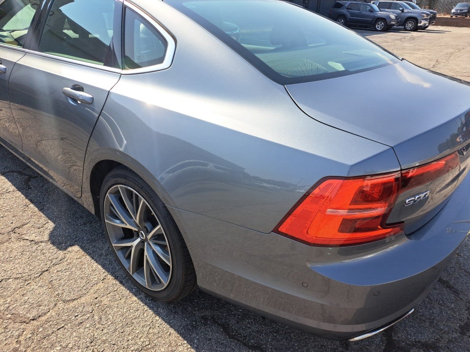 2017 Volvo S90 Momentum
