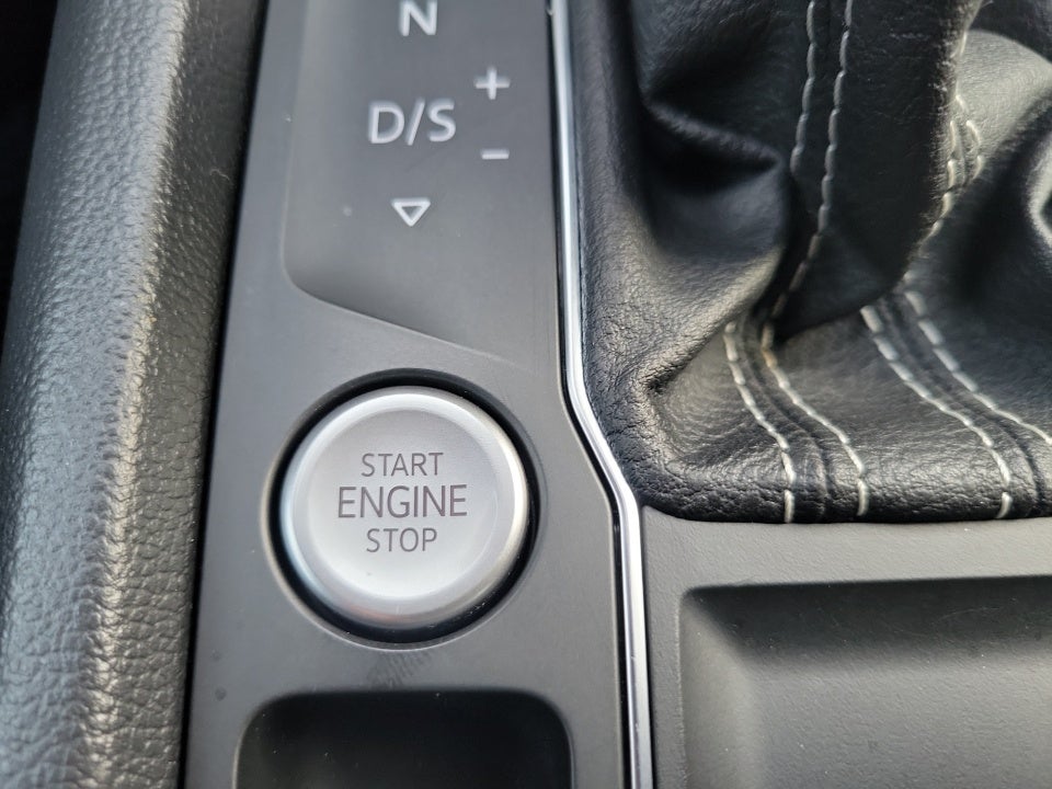 2022 Volkswagen Atlas Cross Sport 2.0T SE