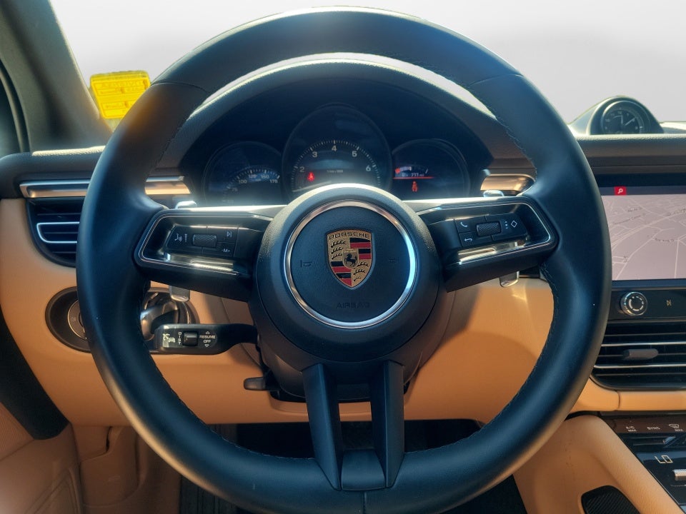 2023 Porsche Macan Base