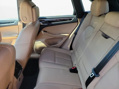 2023 Porsche Macan Base