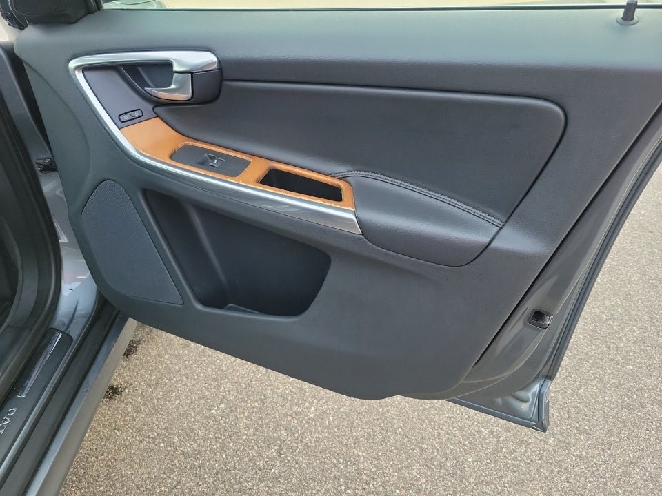 2017 Volvo XC60 T6 Inscription