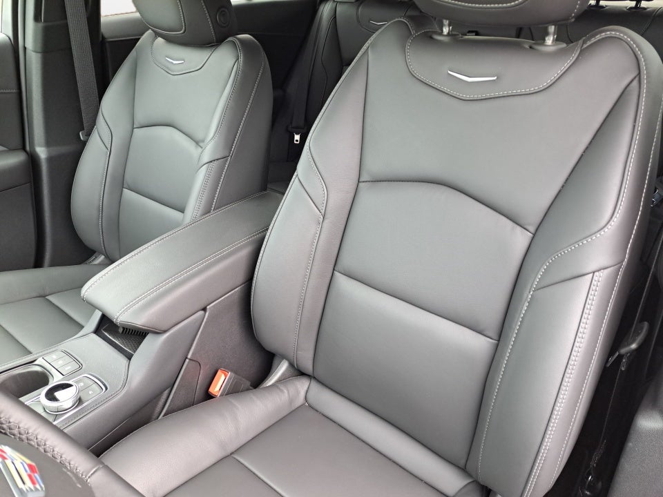 2025 Cadillac XT4 AWD Premium Luxury