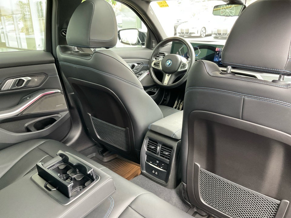 2023 BMW 330e xDrive