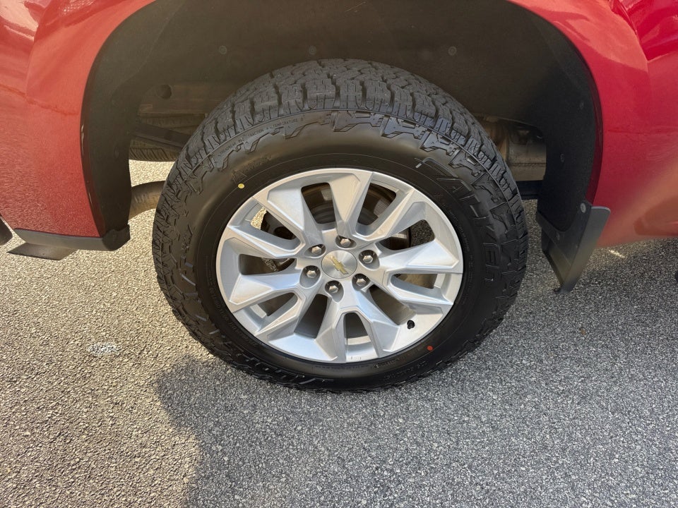 2021 Chevrolet Silverado 1500 4WD Crew Cab Short Bed Custom