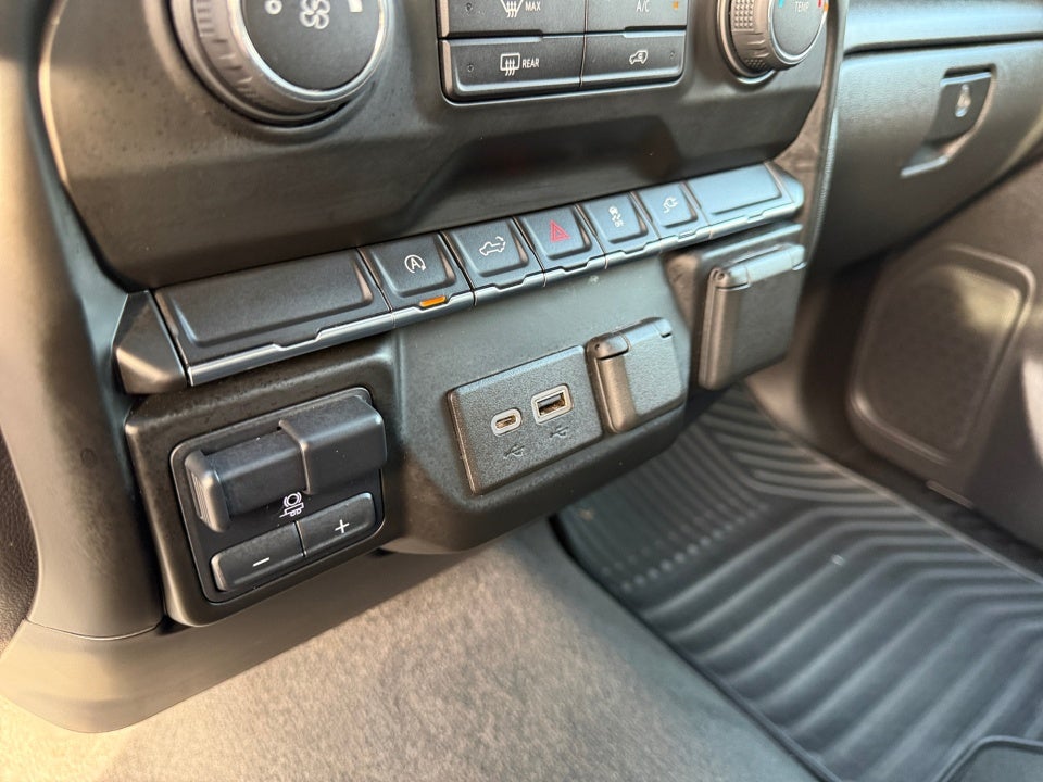 2021 Chevrolet Silverado 1500 4WD Crew Cab Short Bed Custom