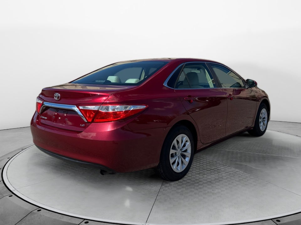 2016 Toyota CAMRY LE