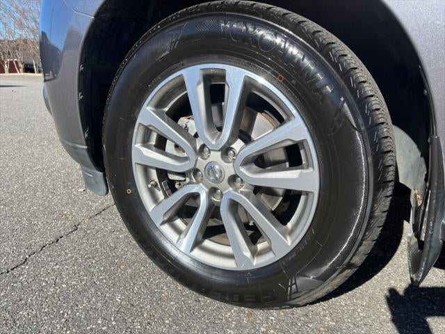 2016 Nissan Pathfinder S