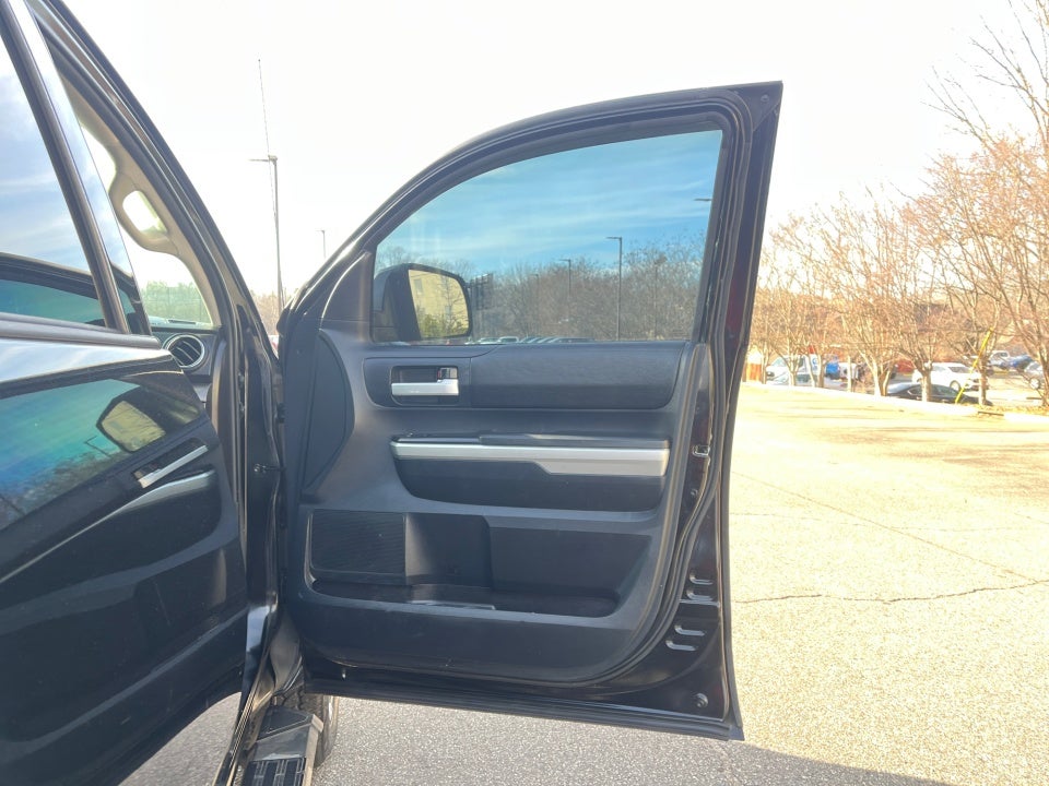 2016 Toyota TUNDRA 4X4 SR5 5.7L V8