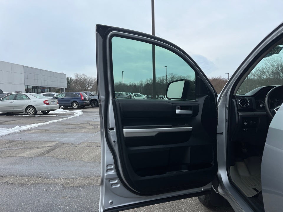 2016 Toyota TUNDRA 4X2 SR5 5.7L V8