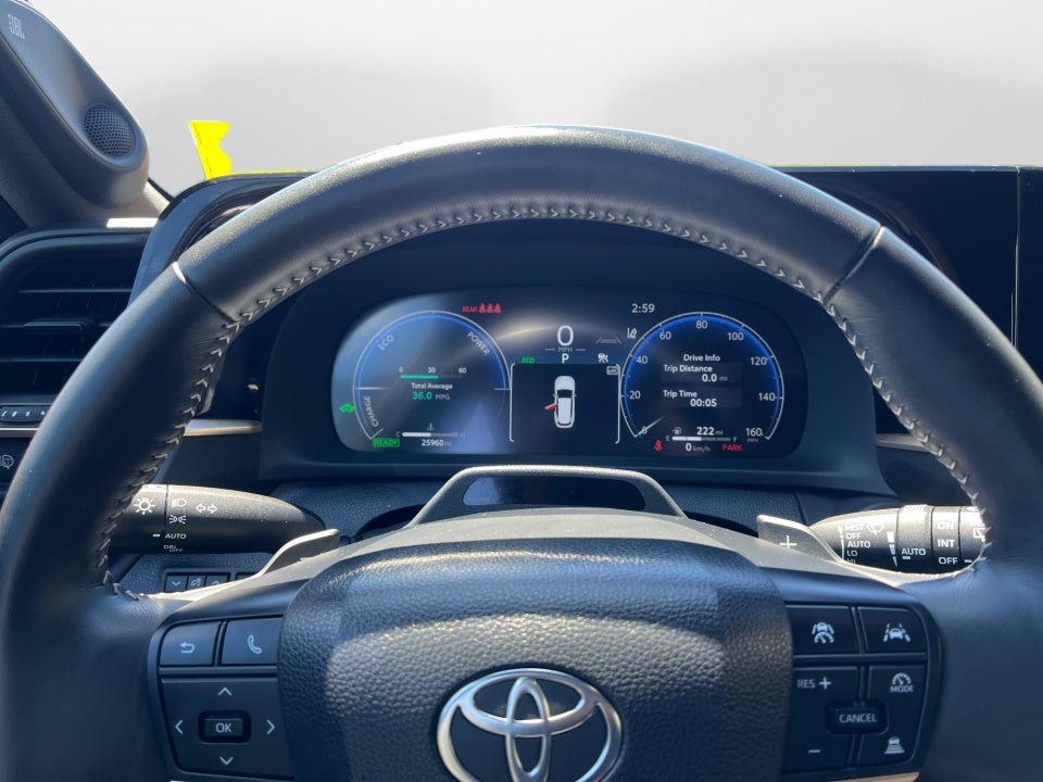 2025 Toyota Toyota Crown Signia Limited
