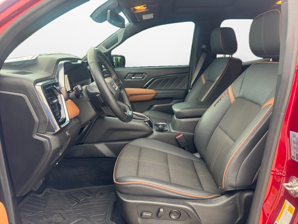 2024 GMC Canyon 4WD AT4