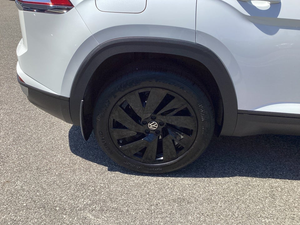 2026 Volkswagen Atlas Cross Sport SE with Technology