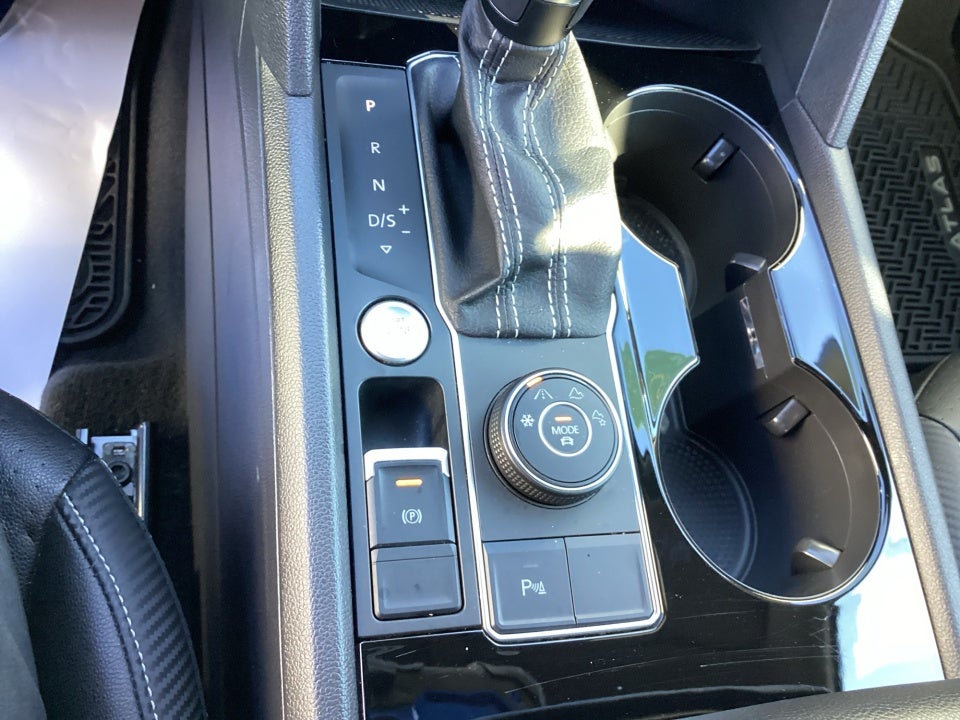 2023 Volkswagen Atlas Cross Sport 3.6L V6 SEL R-Line Black