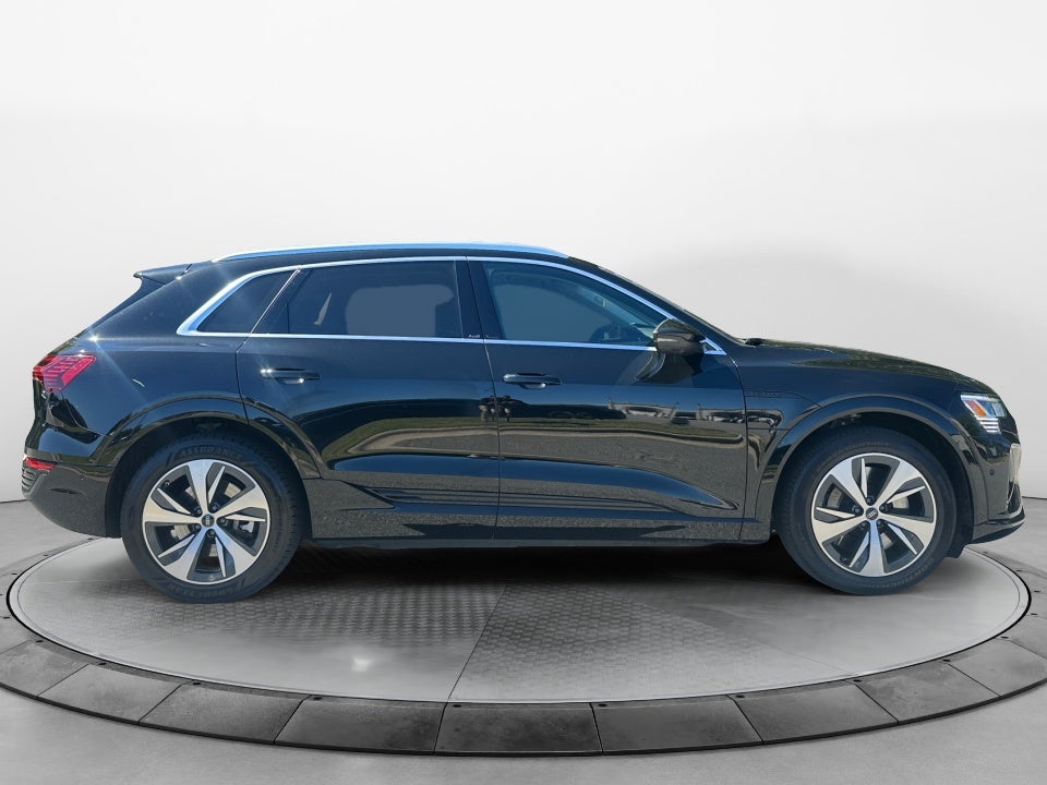 2024 Audi Q8 e-tron Premium Plus