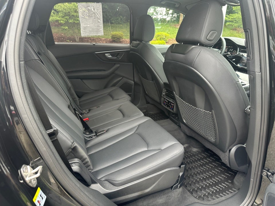 2025 Audi Q7 Premium Plus