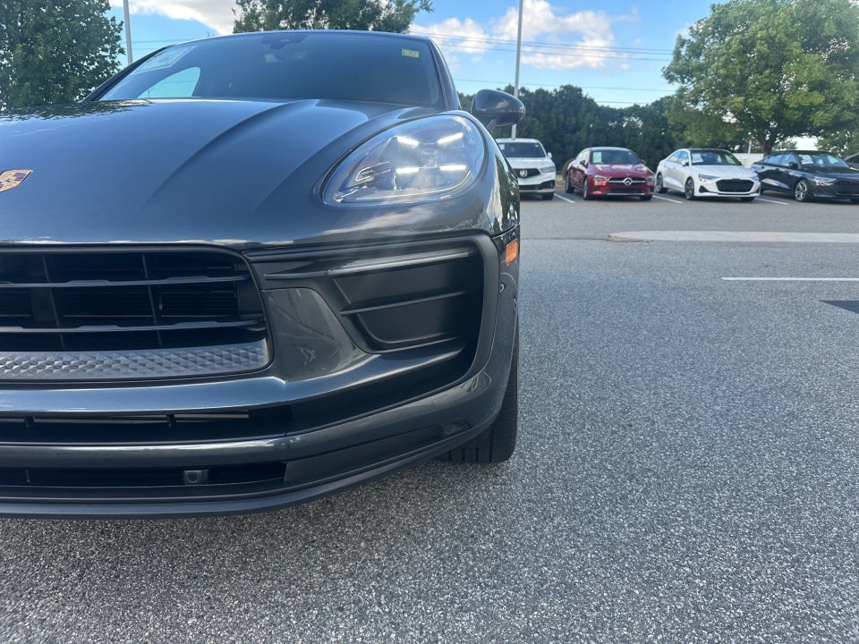 2022 Porsche Macan AWD