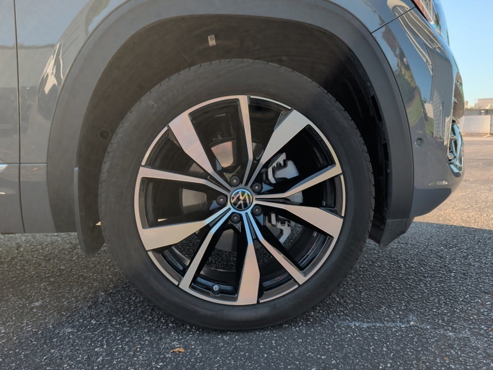 2025 Volkswagen Atlas Cross Sport 2.0T SEL Premium R-Line