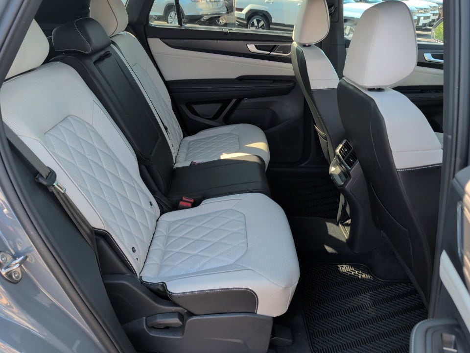 2025 Volkswagen Atlas Cross Sport 2.0T SEL Premium R-Line