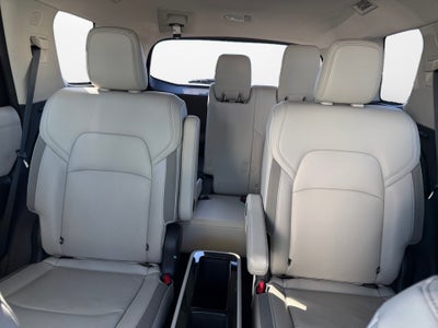 2022 Nissan Pathfinder SL 2WD