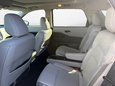 2022 Nissan Pathfinder SL 2WD