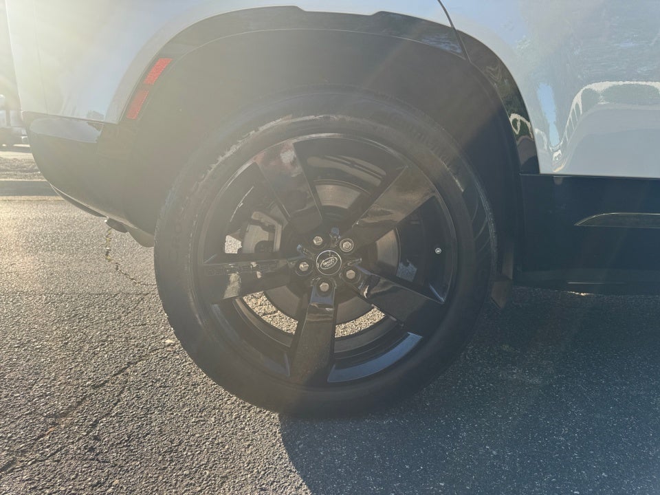 2023 Land Rover Defender 110 X-Dynamic SE