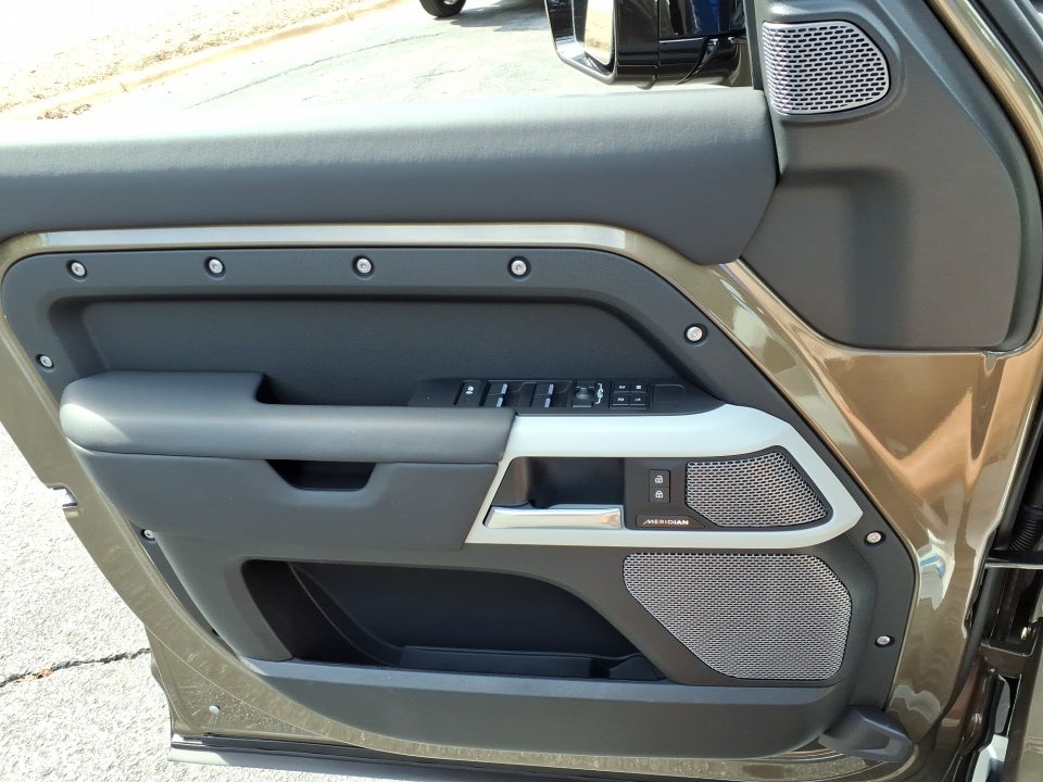 2024 Land Rover Defender 110 P400 S