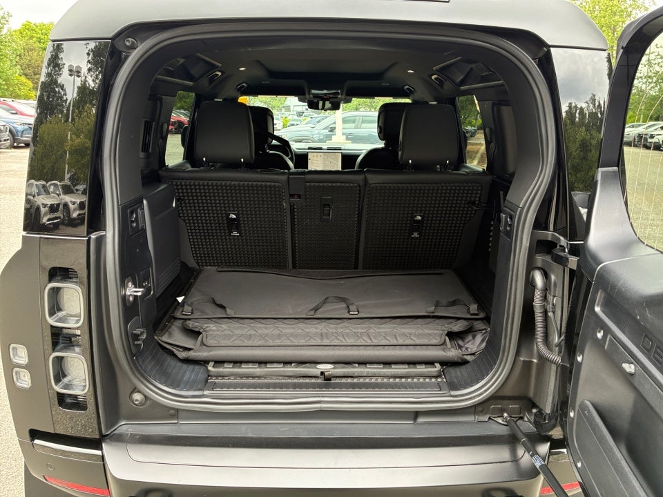 2023 Land Rover Defender 110 V8