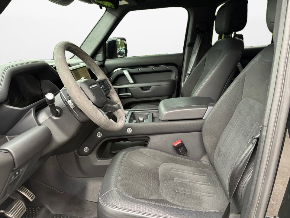 2023 Land Rover Defender 110 V8