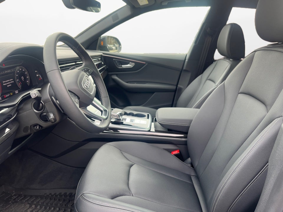 2026 Audi Q8 Premium Plus 55 TFSI quattro Tiptronic