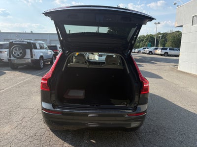 2022 Volvo XC60 Momentum