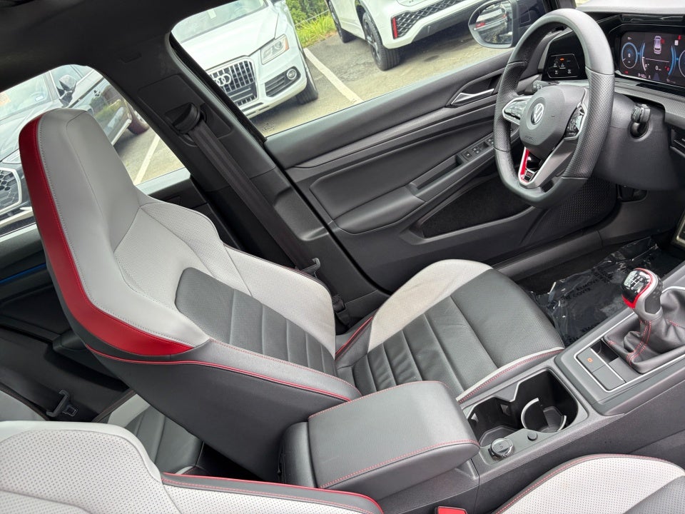 2022 Volkswagen Golf GTI SE