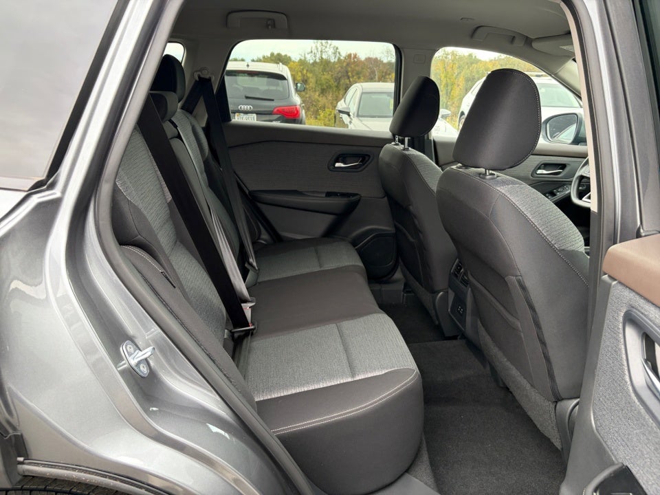 2022 Nissan Rogue SV Intelligent AWD