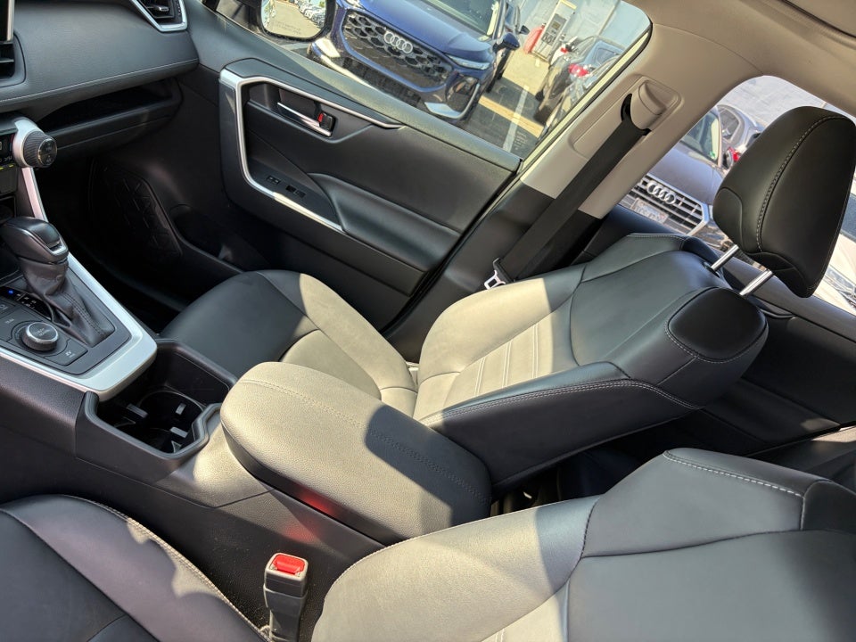2023 Toyota RAV4 Hybrid Hybrid XLE Premium