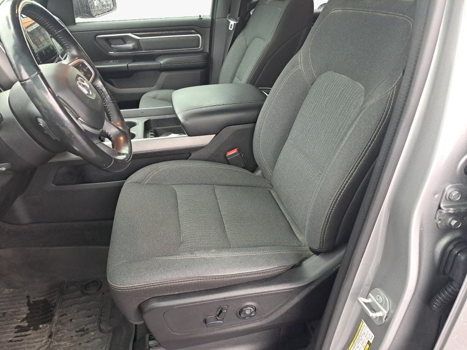 2020 RAM 1500 Big Horn Crew Cab 4x4 5'7" Box