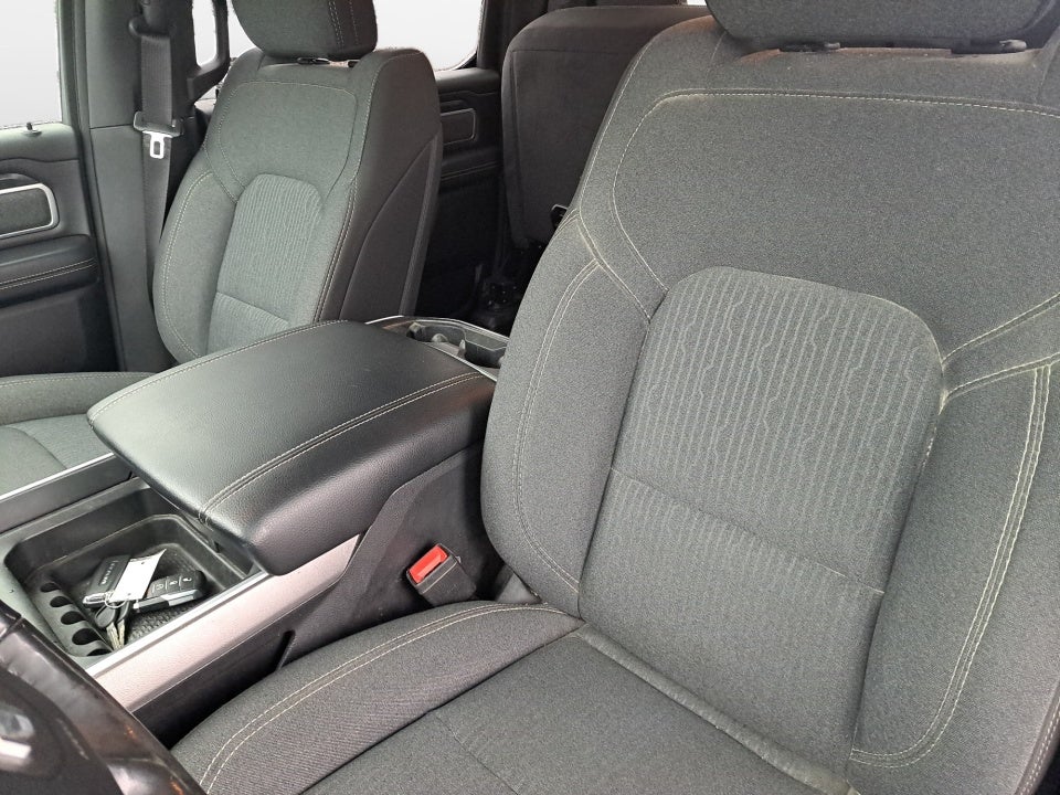 2020 RAM 1500 Big Horn Crew Cab 4x4 5'7" Box