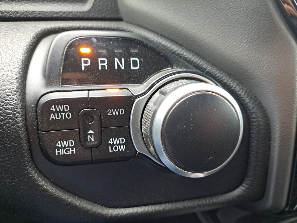 2020 RAM 1500 Big Horn Crew Cab 4x4 5'7" Box