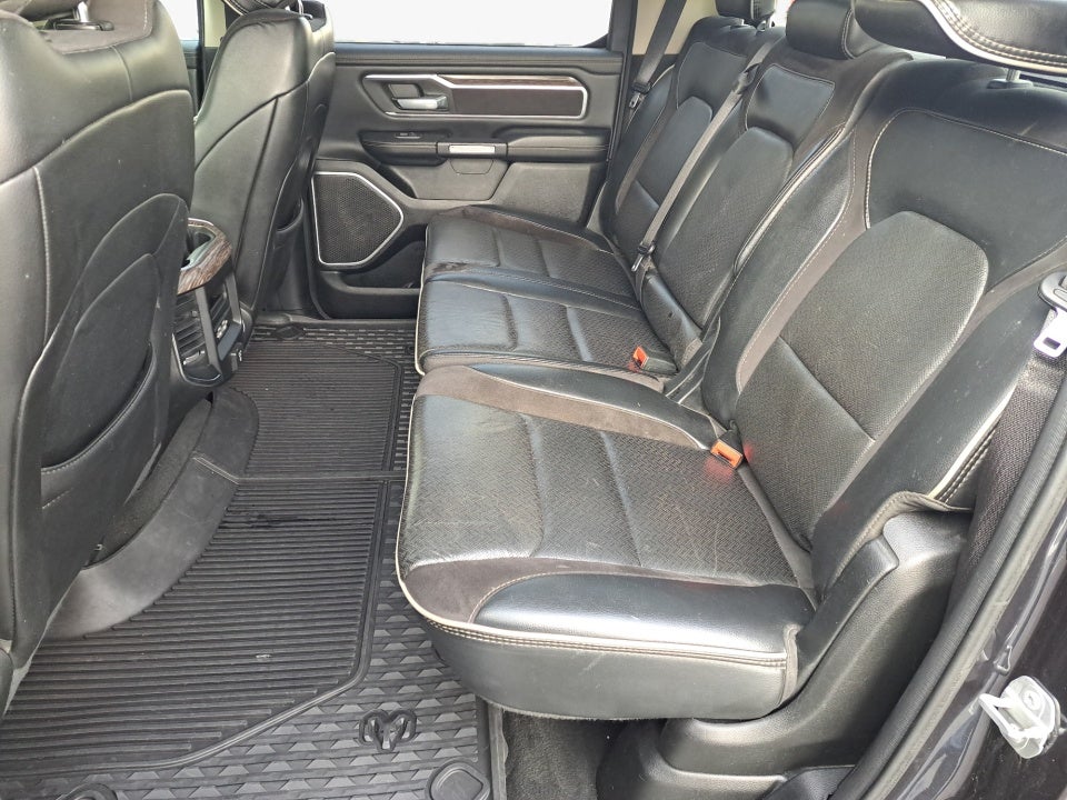 2020 RAM 1500 Laramie Crew Cab 4x4 5'7" Box