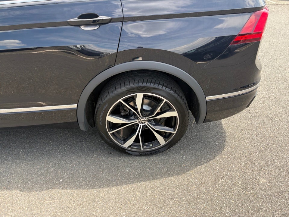 2023 Volkswagen Tiguan SEL R-Line