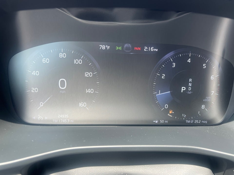 2021 Volvo XC40 R-Design