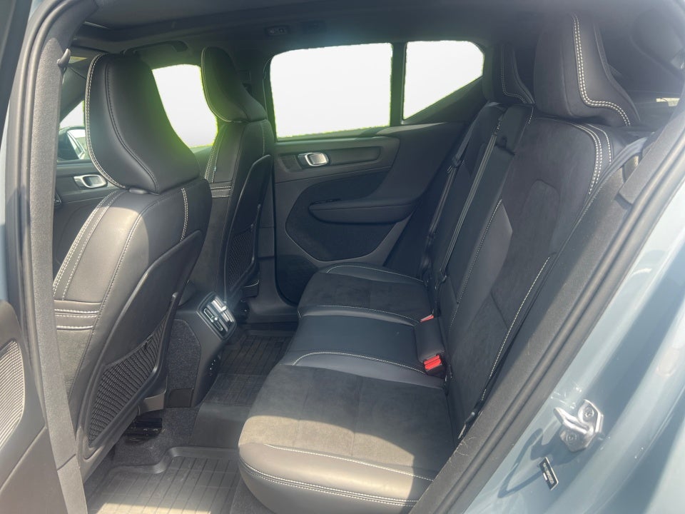2021 Volvo XC40 R-Design