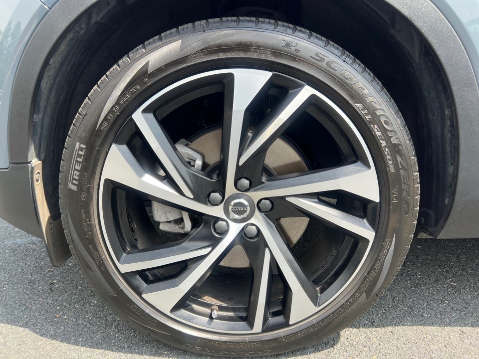 2021 Volvo XC40 R-Design