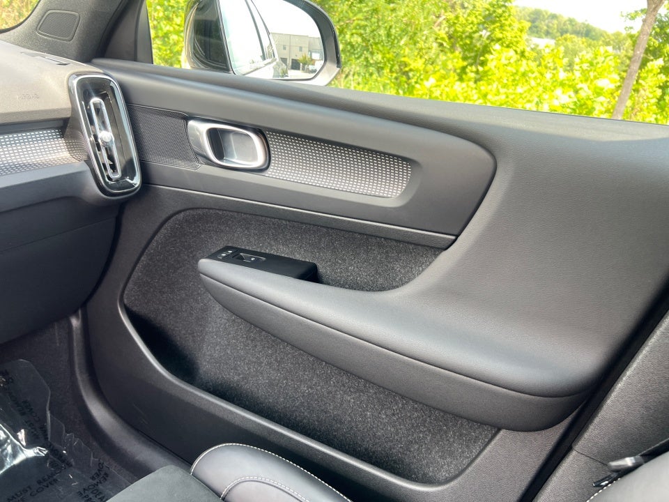 2021 Volvo XC40 R-Design
