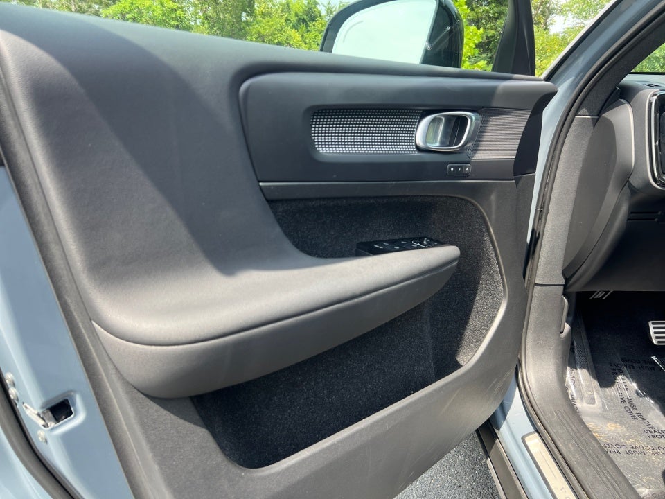 2021 Volvo XC40 R-Design
