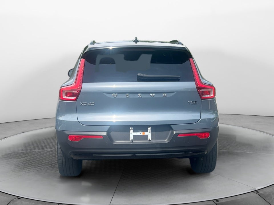 2021 Volvo XC40 R-Design
