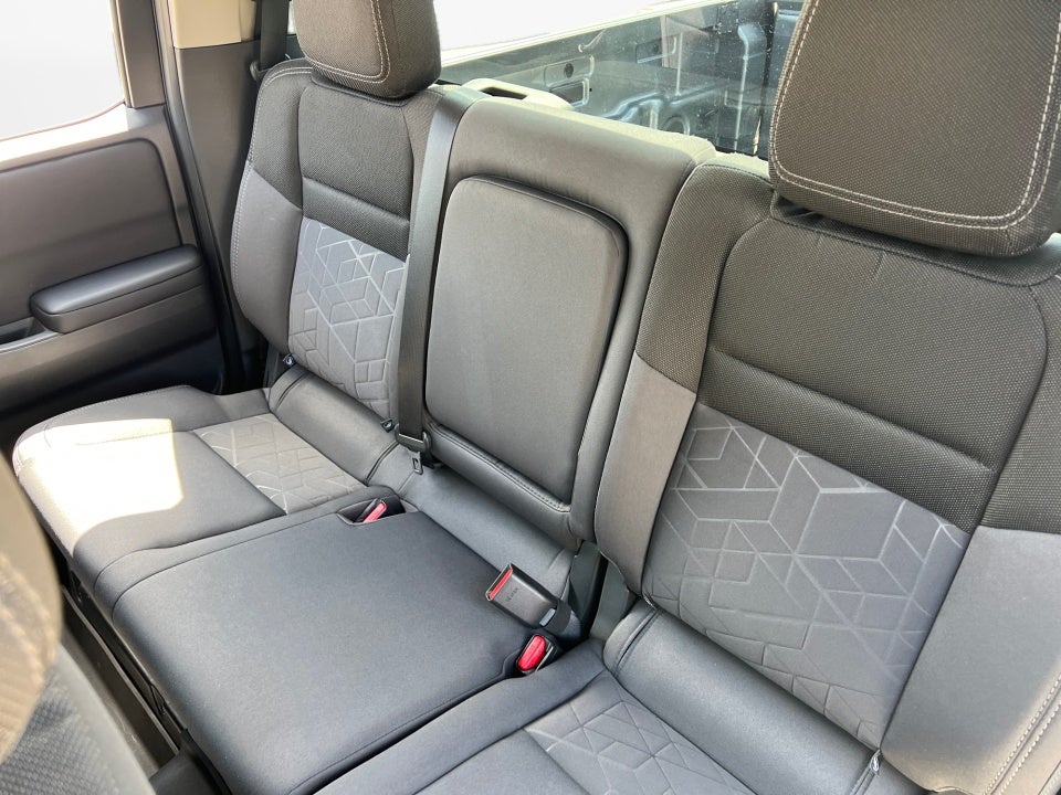 2025 Nissan Frontier Crew Cab SV 4x4