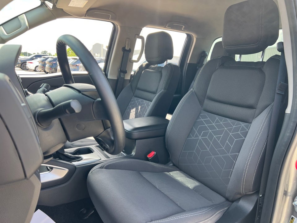 2025 Nissan Frontier Crew Cab SV 4x4